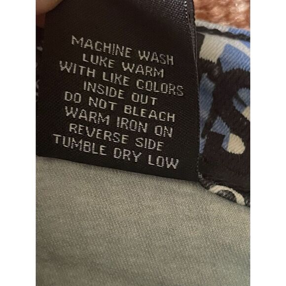 V.I.P. Graffiti Print Women’s Stretch Cargo Joggers Pants Size 5/6 - Picture 3 of 8